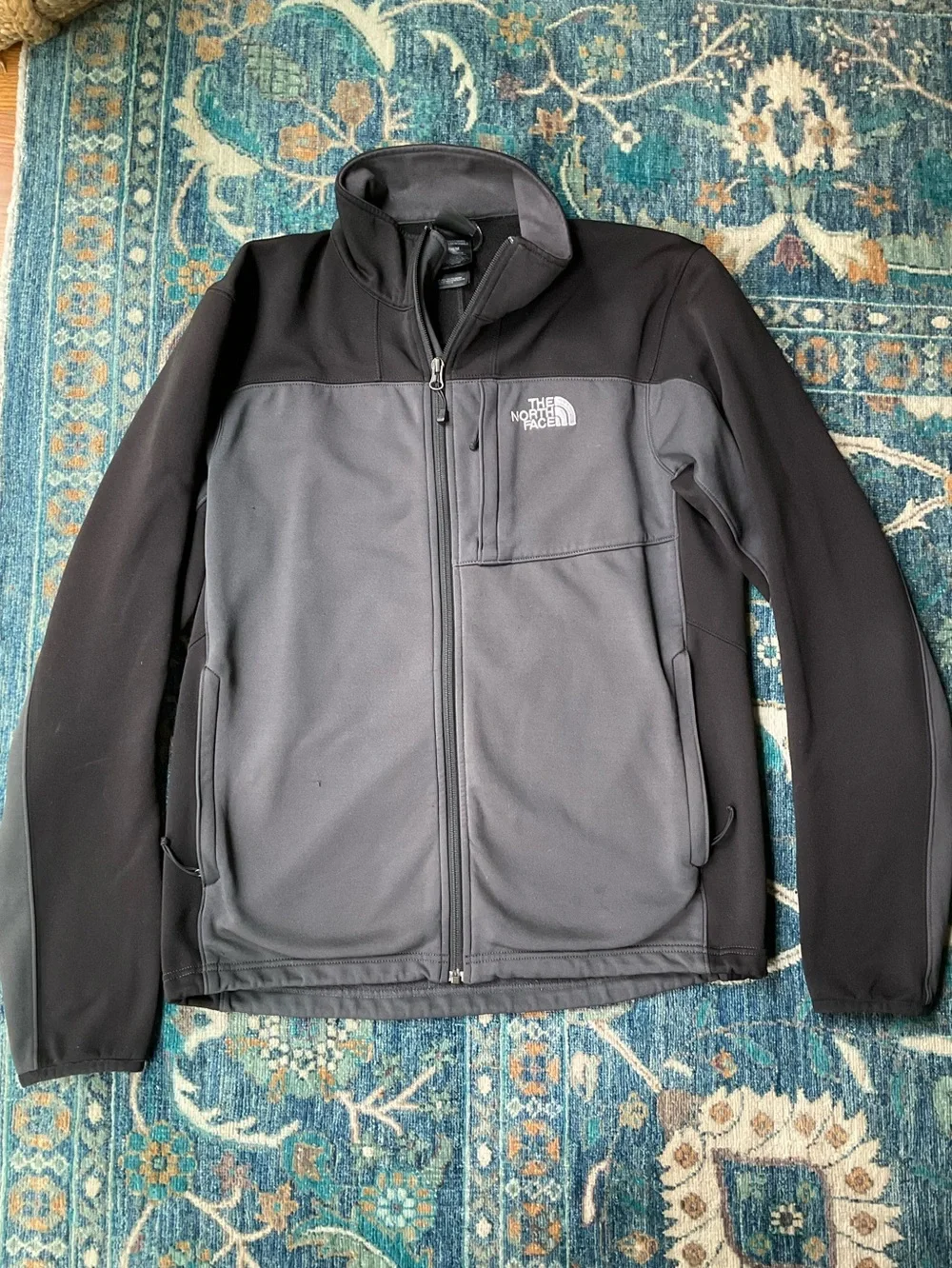 The North Face Men’s Two-Tone Gray Softshell Jacket Size Medium